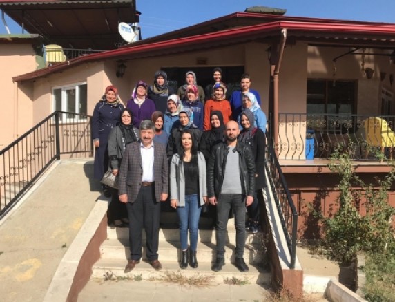BAŞKAN AKÇADURAK, AK PARTİ İLÇE KADIN KOLLARI İLE KAHVALTIDA BULUŞTU