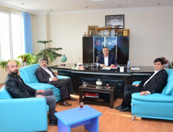 BAŞKAN AKÇADURAK, GEDİZ OSB’DE FABRİKALARI ZİYARET ETTİ