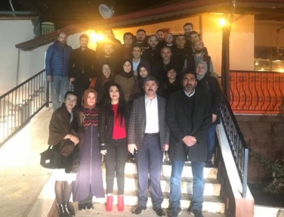 BAŞKAN AKÇADURAK, GENÇLERLE BİR ARAYA GELDİ