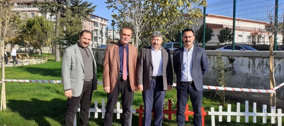 BAŞKAN AKÇADURAK, KURTULUŞ İLKOKULU’NU ZİYARET ETTİ