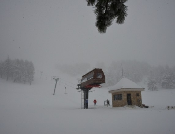 MURATDAĞI TERMAL KAYAK MERKEZİNDE KAR KALINLIĞI 50 SANTİMETREYİ GEÇTİ