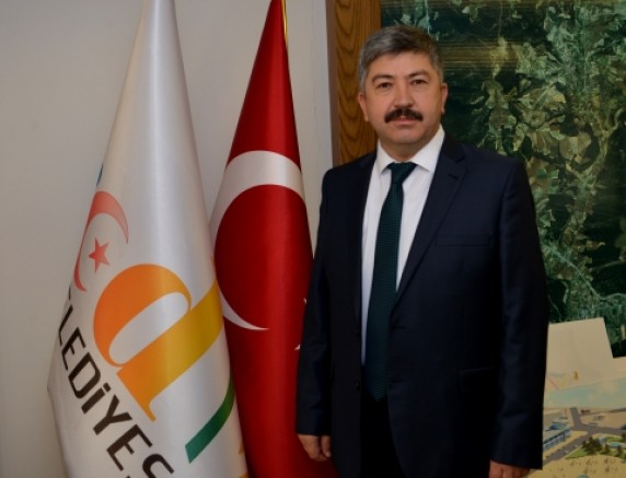 GEDİZ BELEDİYE BAŞKANI MUHARREM AKÇADURAK’IN YENİ YIL KUTLAMA MESAJI