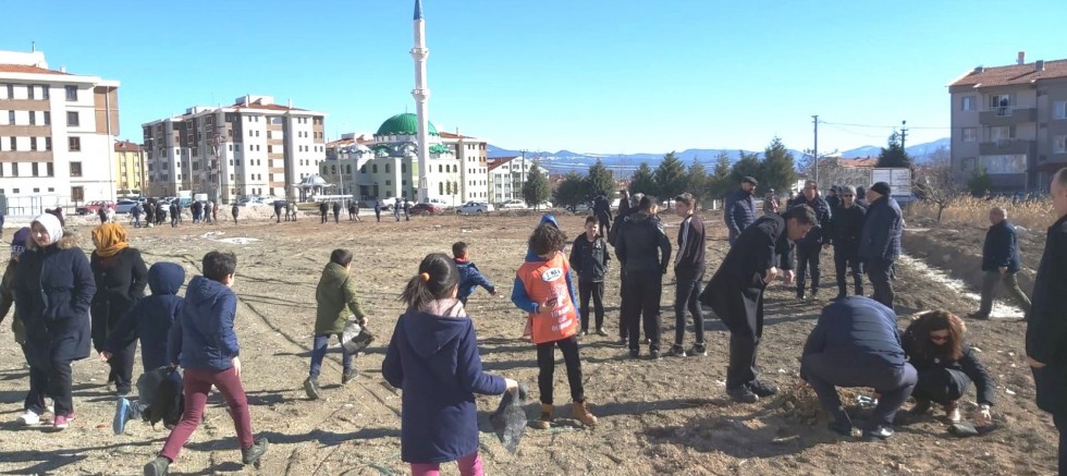 Kütahya ve Gediz’de Hayrettin Karaca anısına fidan dikme etkinliği