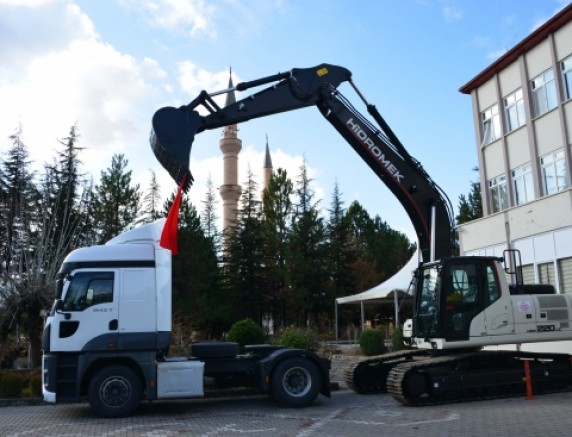 GEDİZ BELEDİYESİ ARAÇ FİLOSUNU GÜÇLENDİRMEYE DEVAM EDİYOR