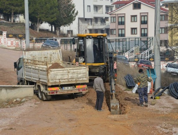 GEDİZ’DE İNTERNET VE ALT YAPI ÇALIŞMALARI BAŞLADI
