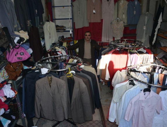 KUMBARALARDAKİ GİYSİLER İHTİYAÇ SAHİPLERİNE ULAŞMAYA DEVAM EDİYOR