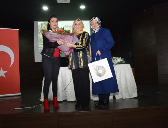 GEDİZ’DE 8 MART DÜNYA KADINLAR GÜNÜNE ÖZEL KONFERANS