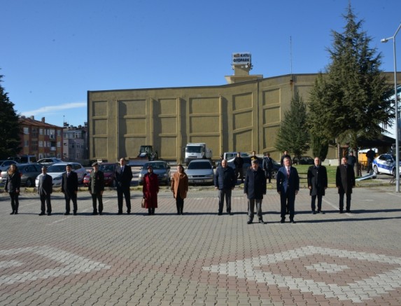 GEDİZ’DE ÇANAKKALE ZAFERİNİN 105.YILDÖNÜMÜ DÜZENLENEN TÖRENLE KUTLANDI