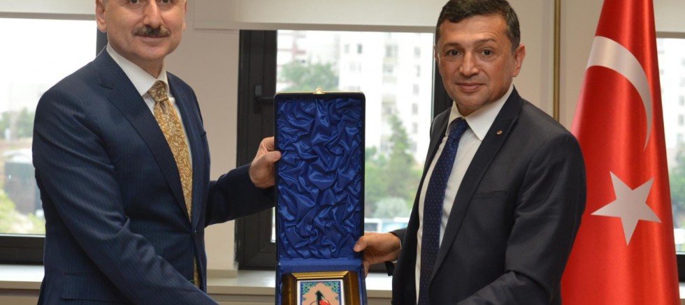 Erbaş, sözünü tuttu ve Bakan Karaismailoğlu ile görüştü