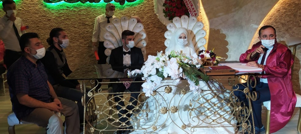 Kütahya’da düğünler korona virüs önlemleriyle başladı