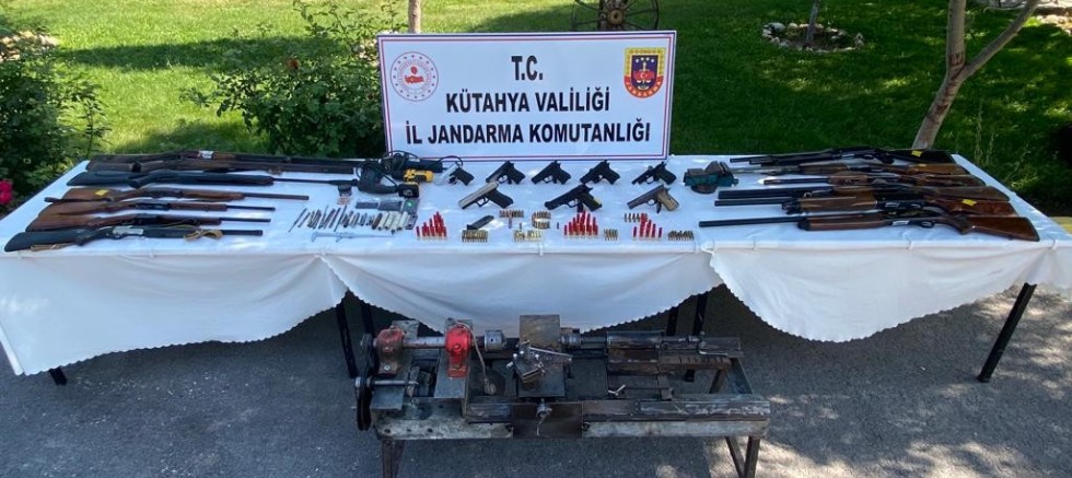 Kütahya’da kaçak silah operasyonu: 6 gözaltı