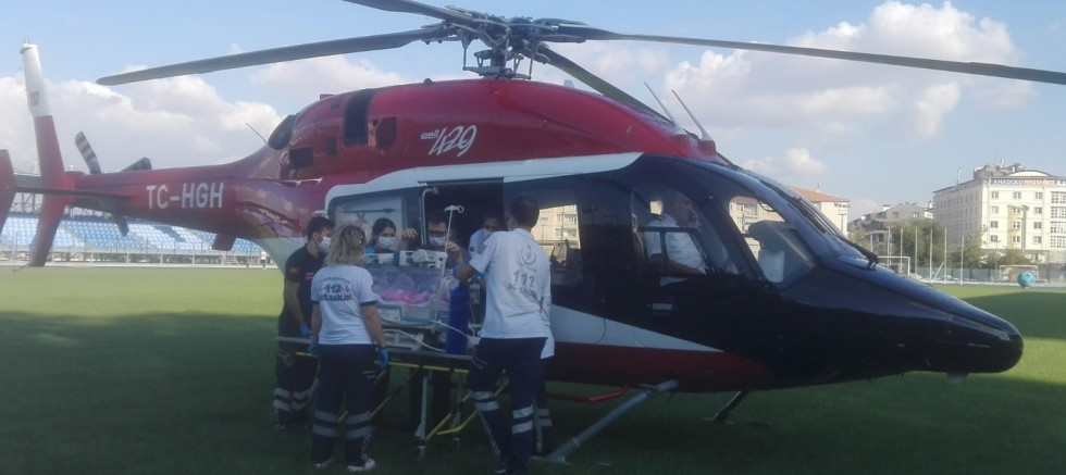 Helikopter 2 günlük bebek için havalandı