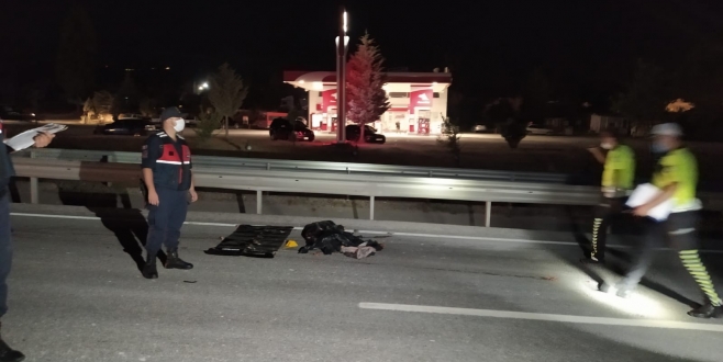Kütahya’da otomobilin çarptığı 2 kardeşten biri feci şekilde can verdi