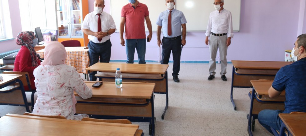 Müdür Başyiğit: “Öğretmenlere pandemi kurallarını hatırlattı”