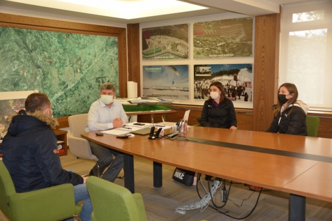 GENÇLERDEN,  BAŞKAN AKÇADURAK’A  TEŞEKKÜR ZİYARETİ