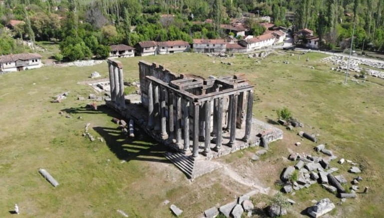 Aizanoi Antik Kenti ziyaretçilerini ağırlıyor