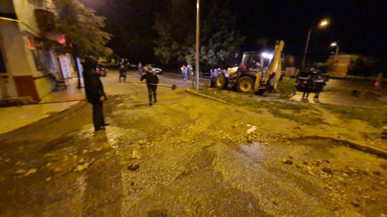 Emet’te sağanak yağış sele neden oldu
