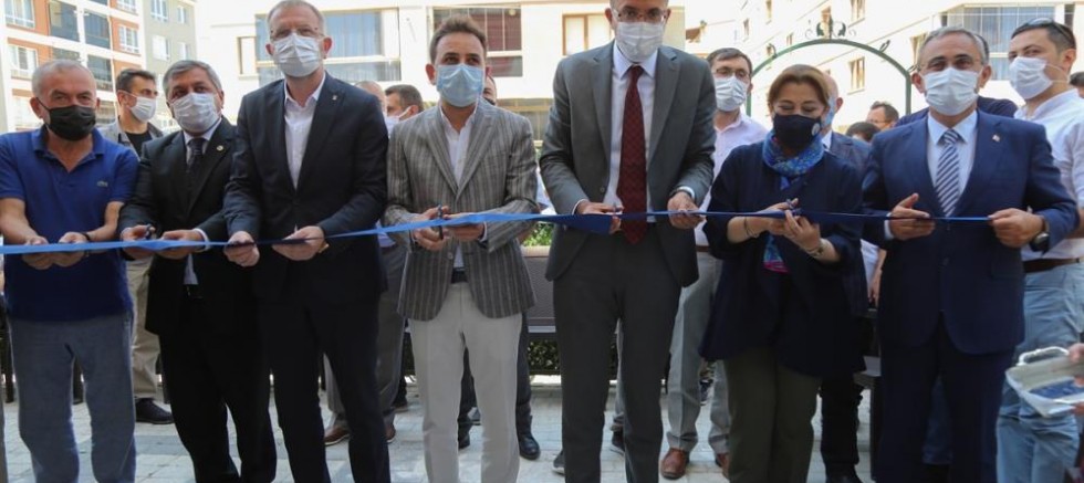 Kütahya’da ‘3’ü bir arada kitap kahve’ açıldı