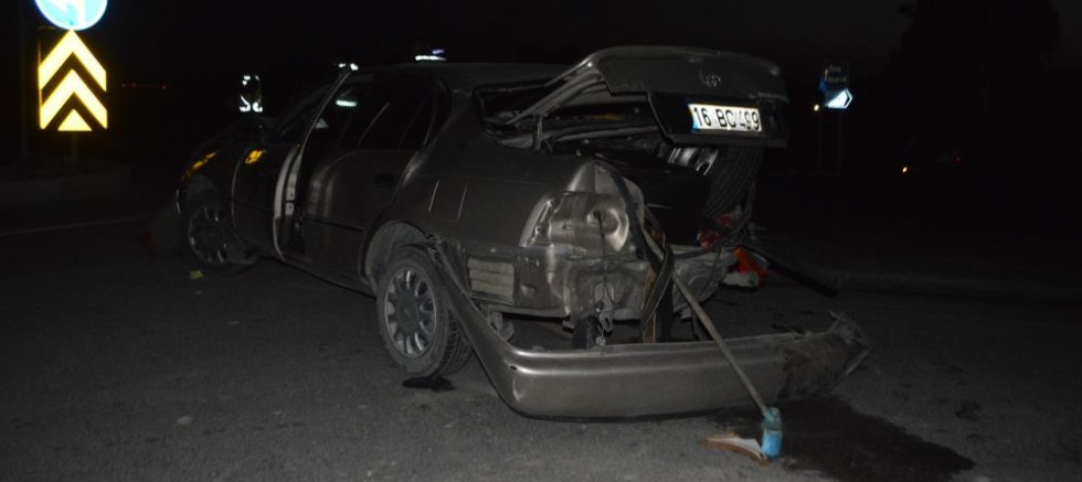 Kütahya’da faciadan dönüldü: Asit tankeri ile otomobil çarpıştı