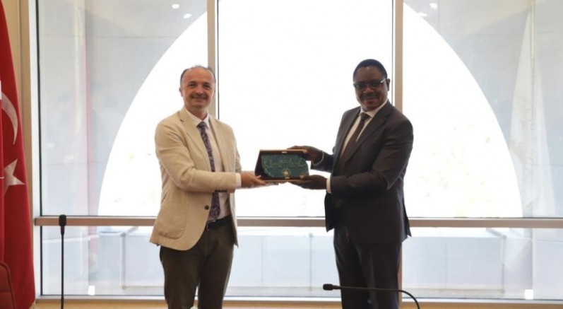 Kenya Eğitim Bakanlığı heyetinden DPÜ ziyareti