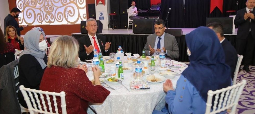 Gaziler onuruna yemek