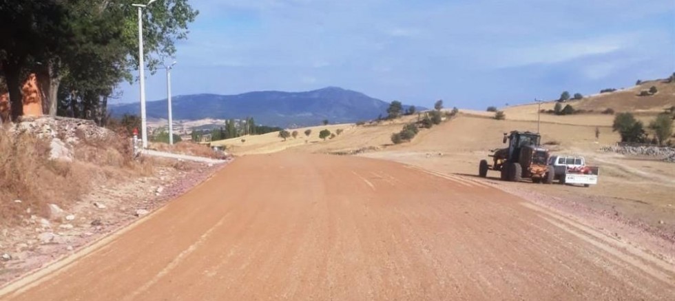 Kütahya İl Özel İdaresi’nin yol onarım çalışmaları