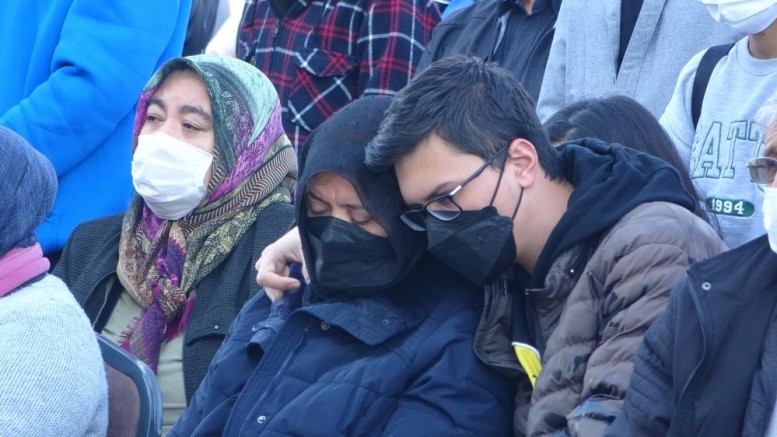 Koronadan vefat eden polis memuru Gölcük Mahallesinde toprağa verildi