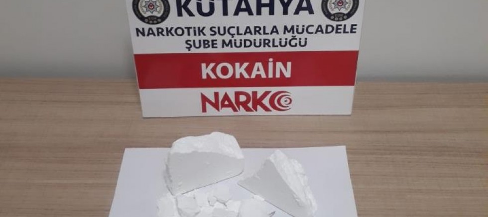 Kütahya’da bir araçta 376 gram kokain ele geçirildi