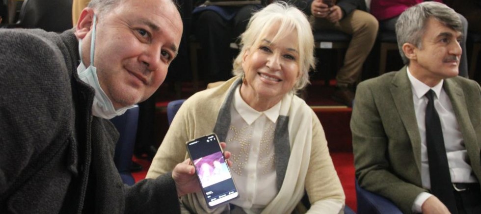 25 yıllık fotoğraf Lale Manço’yu duygulandırdı