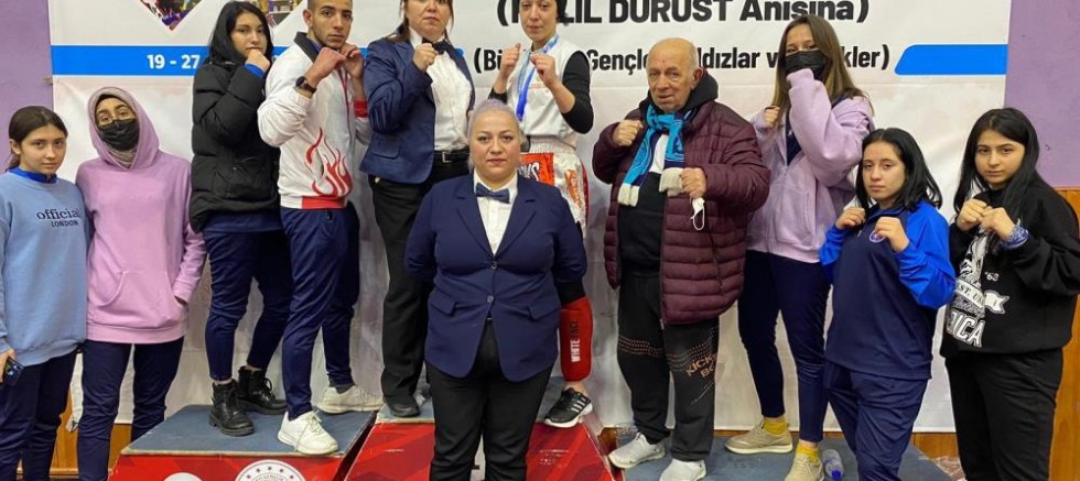 Kütahya Belediyespor Kulübü sporcularından bronz madalya