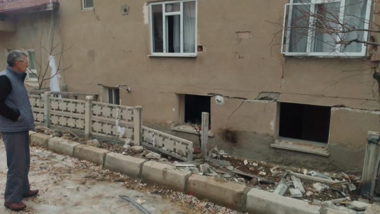 Tavşanlı’da korkutan patlama, bir ev kullanılamaz hale geldi