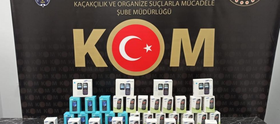 Kütahya’da 43 adet kaçak cep telefonu ele geçirildi