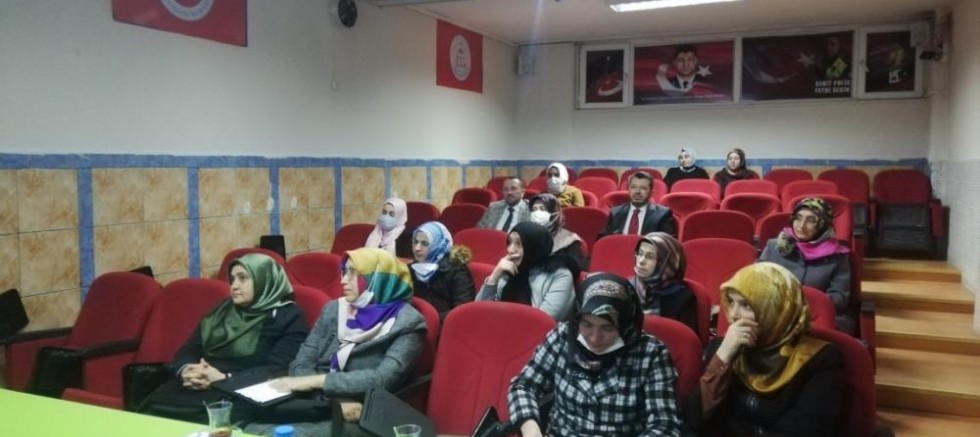 Simav’da Kur’an Kursu öğreticilerine seminer