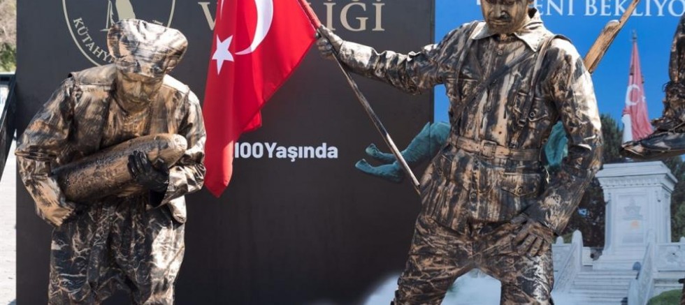 Büyük Zafer’in ruhu canlı heykellerle yaşatılıyor