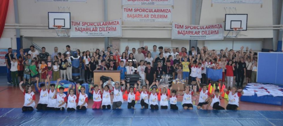 Gediz’de portatif yüzme havuzu açılışı yapıldı