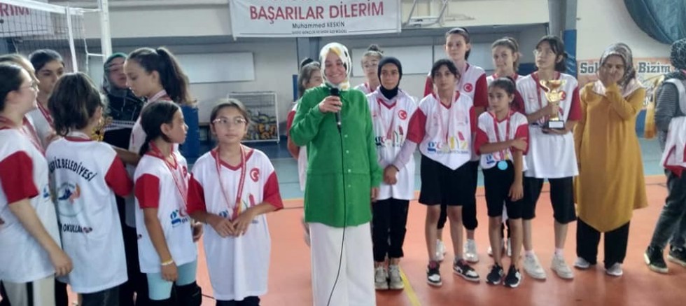 Gediz’de voleybol turnuvası