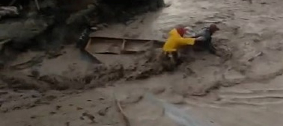 Sele kapılan genç işte böyle kurtarıldı