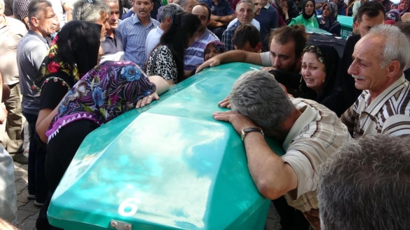 Antalya’daki trafik kazasında ölen 4 kişi Kütahya’da toprağa verildi