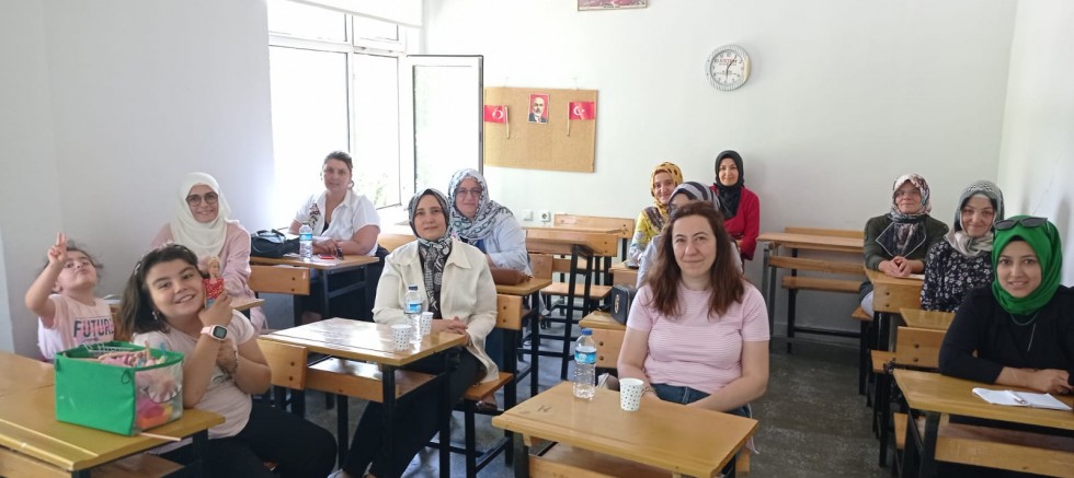 Gediz’de Aile Okulu Projesi ilk mezunlarını verdi