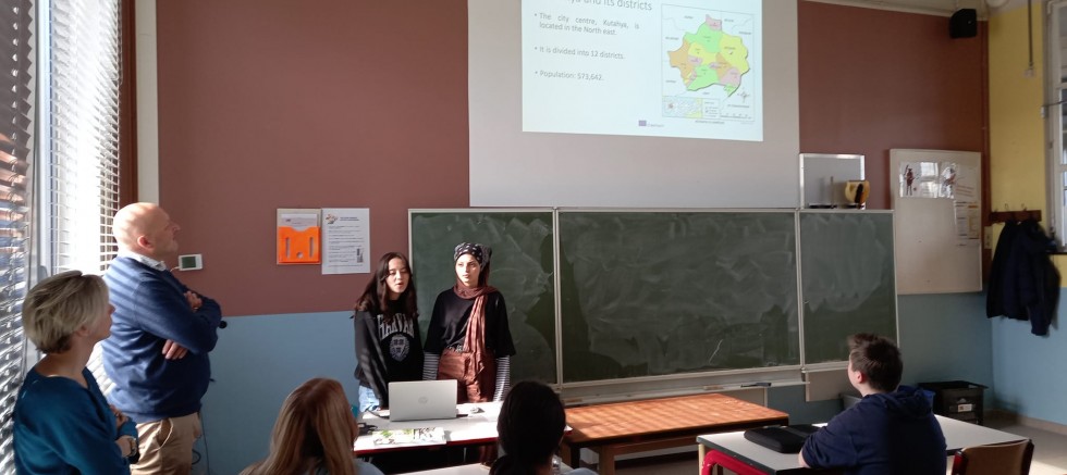 Gediz Evliya Çelebi Anadolu Lisesi  Belçika’da Kütahya’yı tanıttı