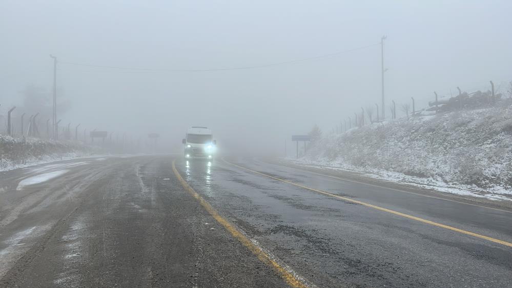 Domaniç’e mevsimin ilk karı yağdı