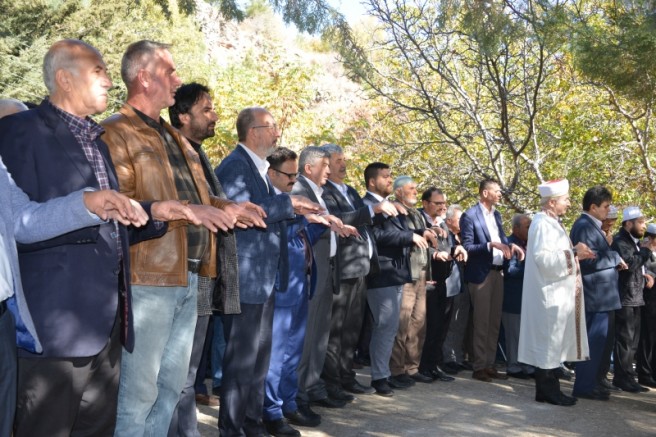 Gediz’de 3 köy ortaklaşa yağmur duasına çıktı