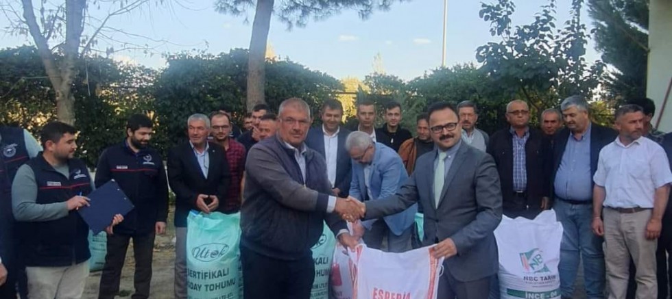 Gediz’de 720 çiftçiye yüzde 60 hibeli buğday tohumu dağıtıldı