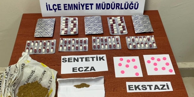 Gediz’e uyuşturucu sokmaya çalışan 5 şüpheli gözaltına alındı