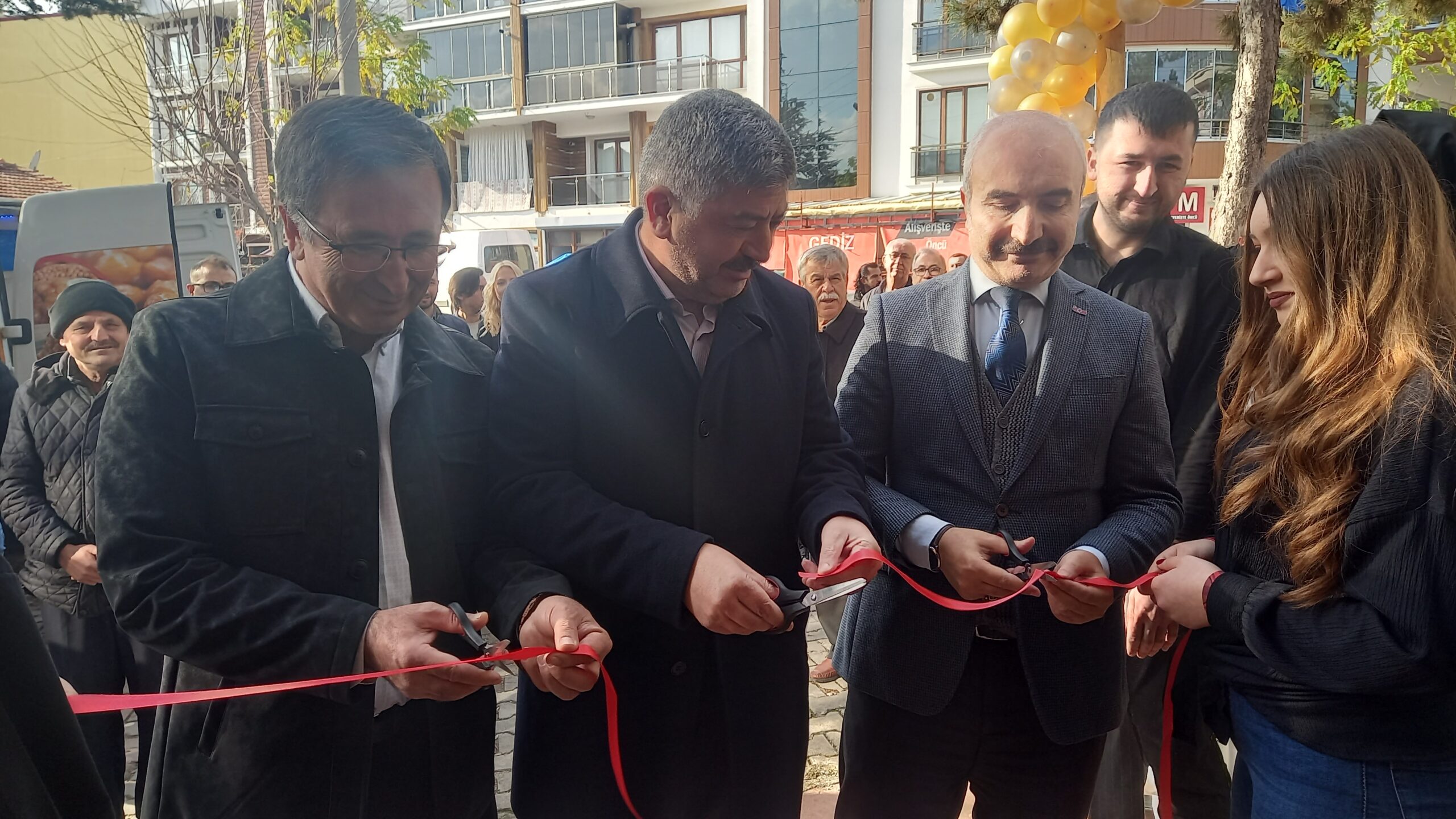 NUMOZZO KADIN GİYİM MAĞAZASININ AÇILIŞI YAPILDI