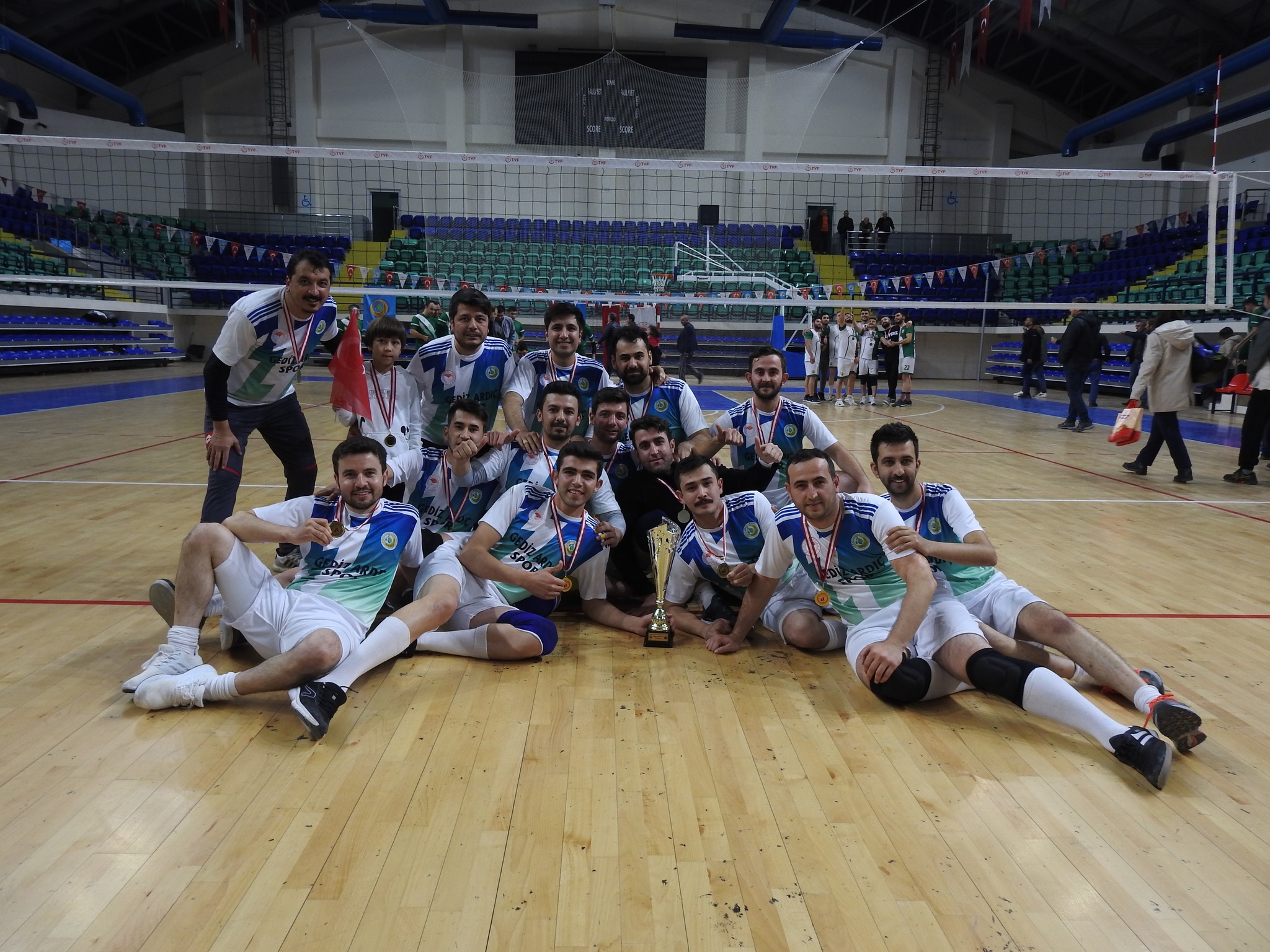 GEDİZ ORMAN İŞLETME MÜDÜRLÜĞÜ VOLEYBOL TURNUVA BİRİNCİSİ OLDU