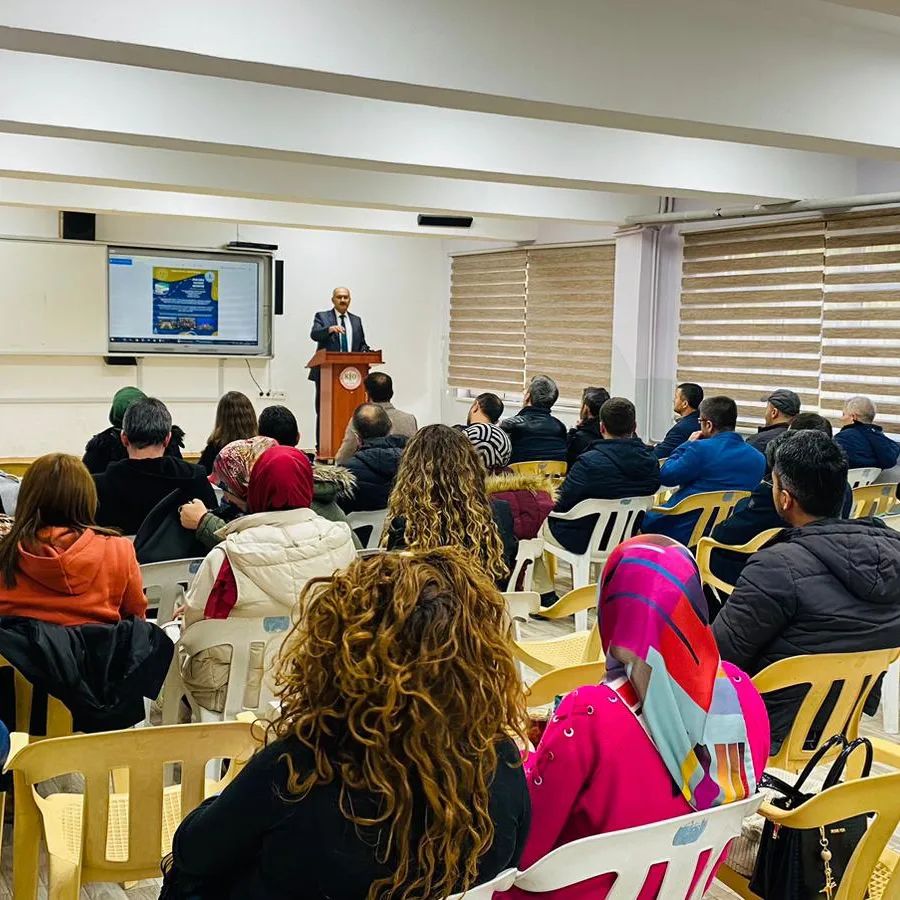 Gediz’de “OkuYorum, GeziYorum” projesi tanıtıldı