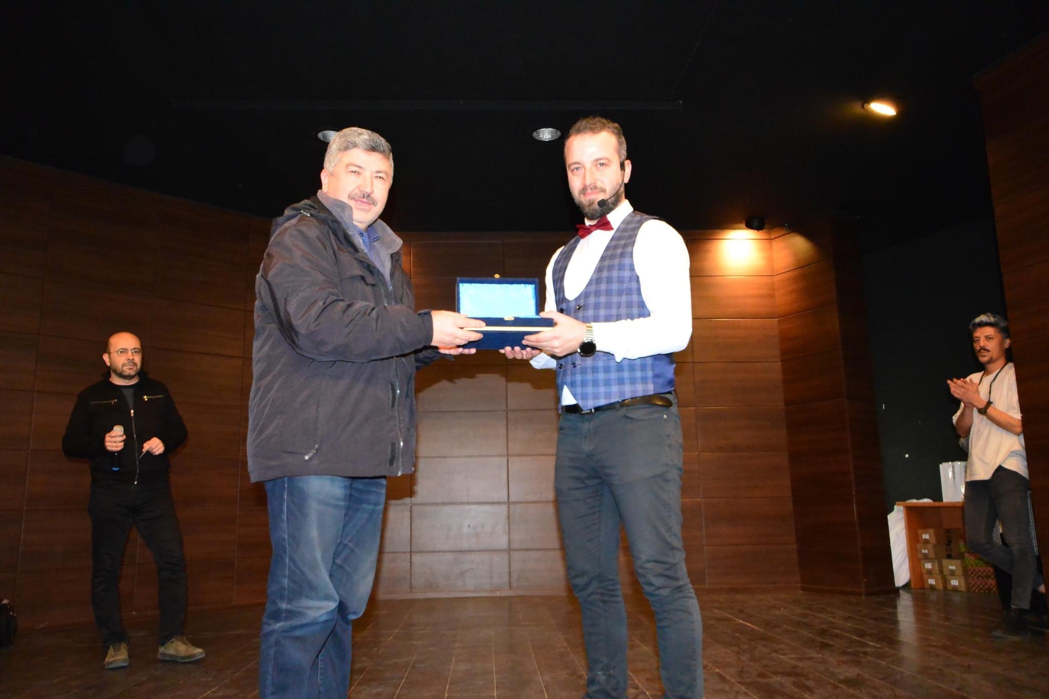 GEDİZ’DE ÇOCUKLARA VARYETE (KUKLA) GÖSTERİSİ