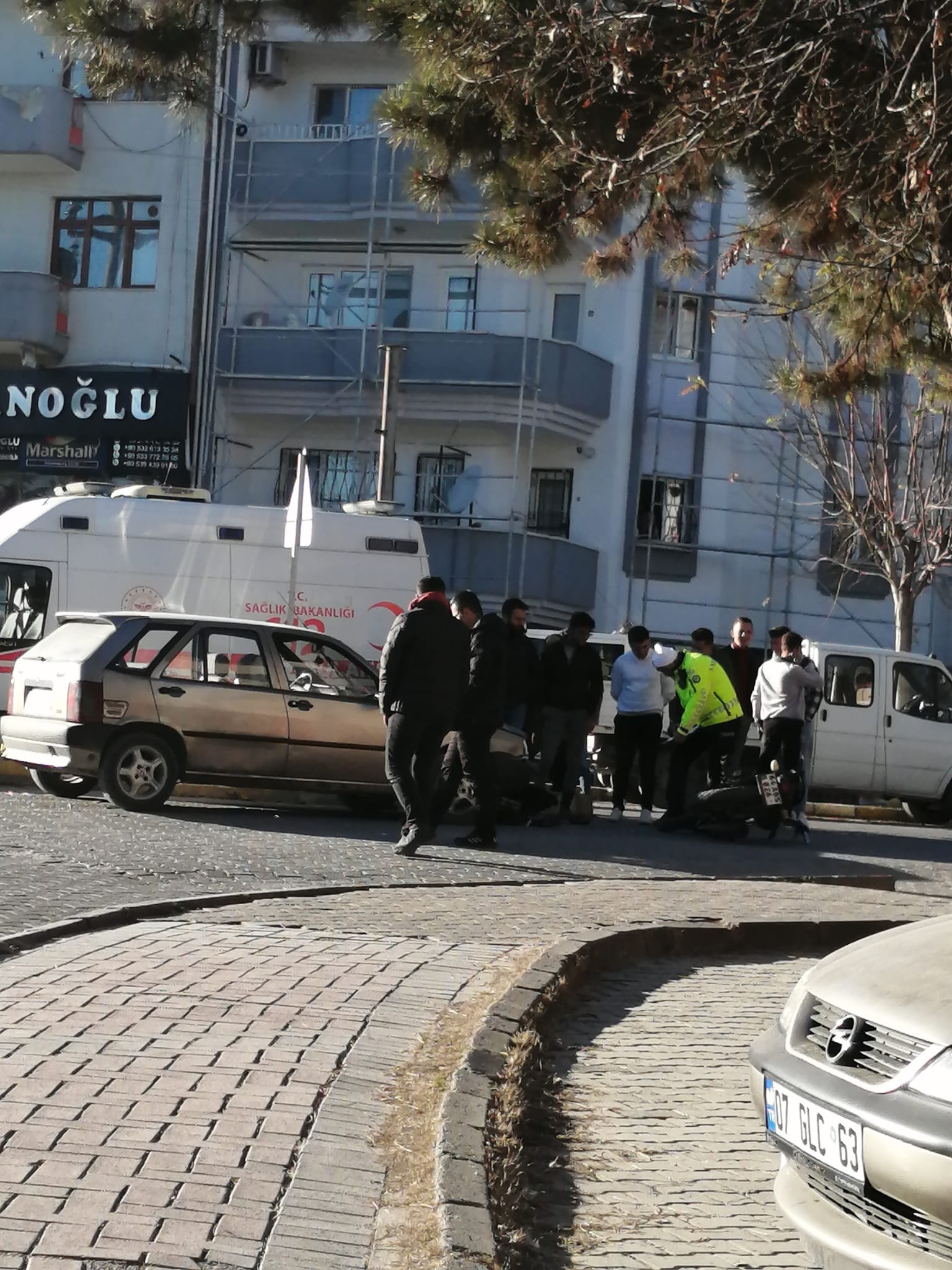 GEDİZ’DE TRAFİK KAZASI 2 YARALI