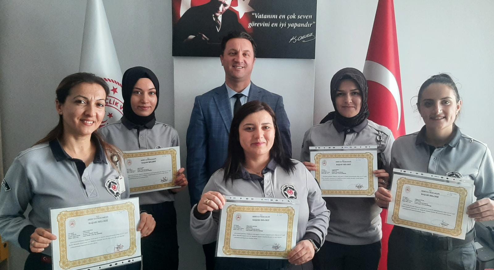 GEDİZ GENÇLİK VE SPOR MÜDÜRLÜĞÜ PERSONELİNE BAŞARI BELGESİ